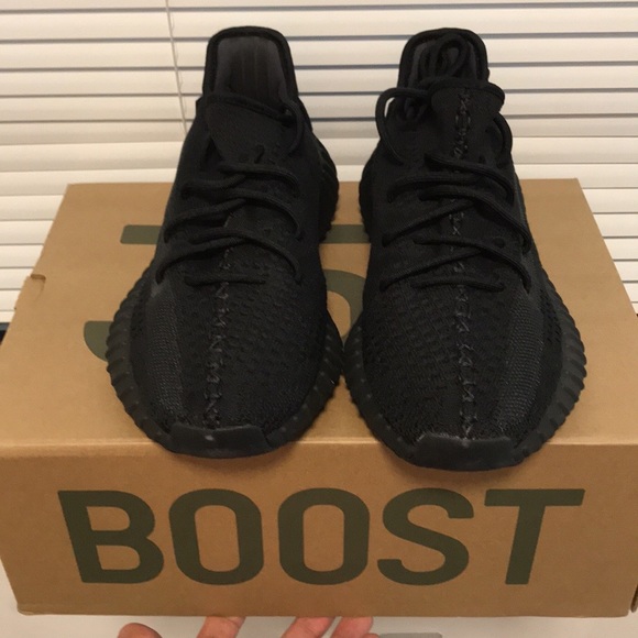 Yeezy Boost 350 V2 Black
